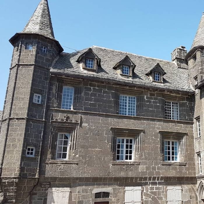 Aux alentours - Chez la Préfète - Restaurant Salers - bon restaurant SALERS